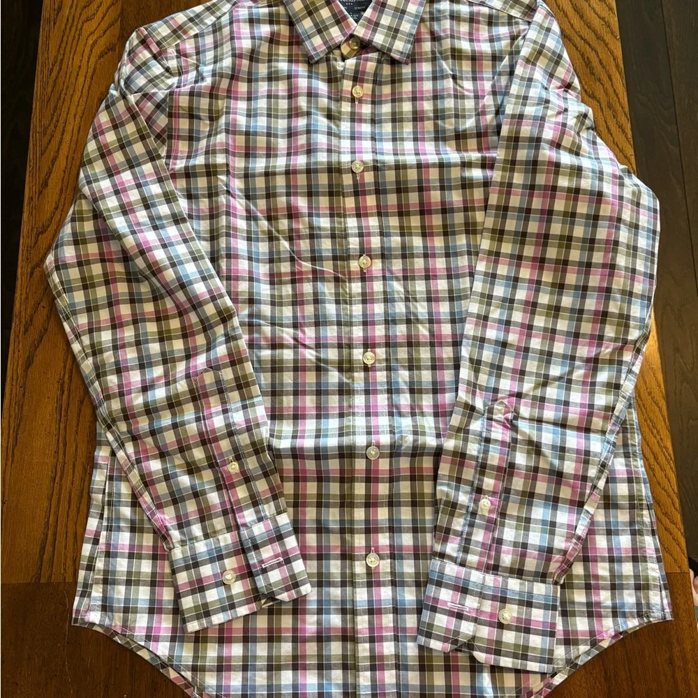 Banana Republic Men's Plaid Shirt in Blue, Pink, and Black - Picture 3 of 3